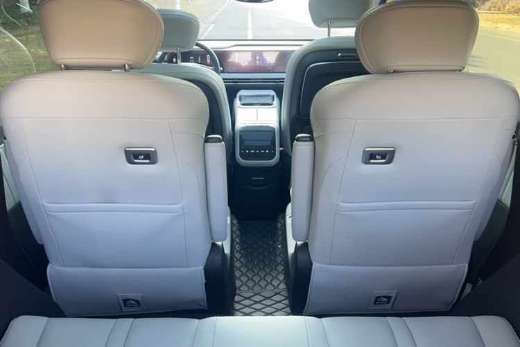 上汽大通MAXUS 大通G70 2024款 2.0T 自动旗舰版 7座中控内饰7002