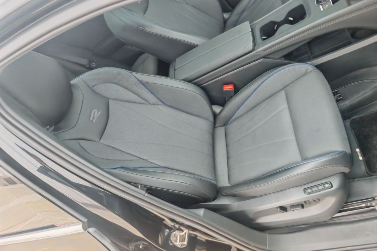 大众 途观L 2025款 PRO 380TSI 两驱 R-Line 智领版局部细节41