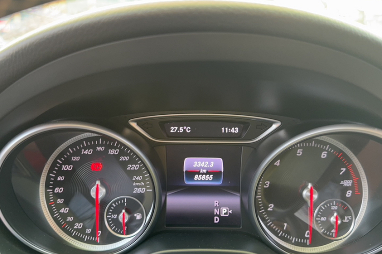 奔驰GLA 2017款 GLA 200 动感型中控内饰15