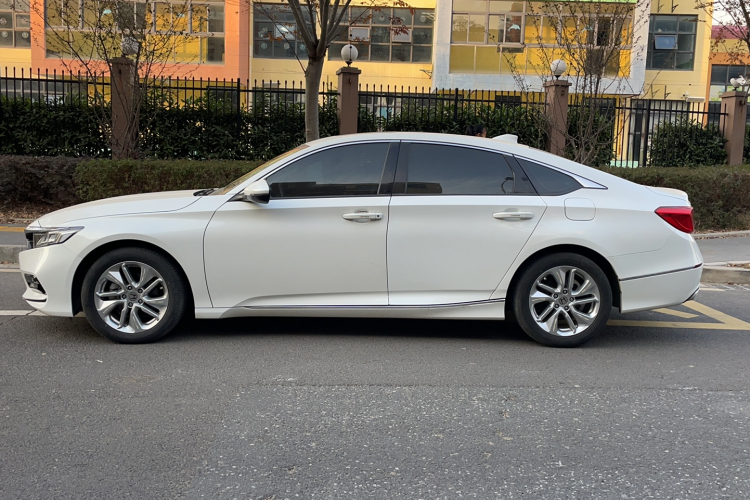 本田 雅阁 2018款 260TURBO 精英版 国VI车身外观6006