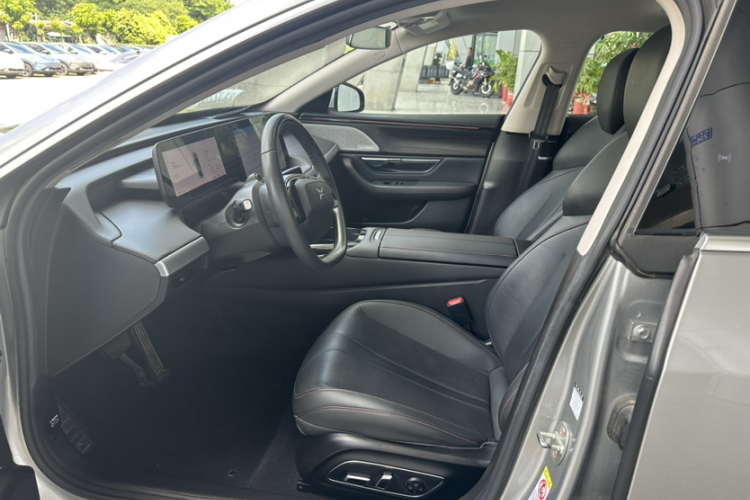 小鹏P7 2020款 670N中控内饰7001