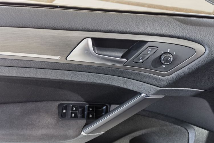 大众 高尔夫 2016款 1.6L 自动舒适型中控内饰7008