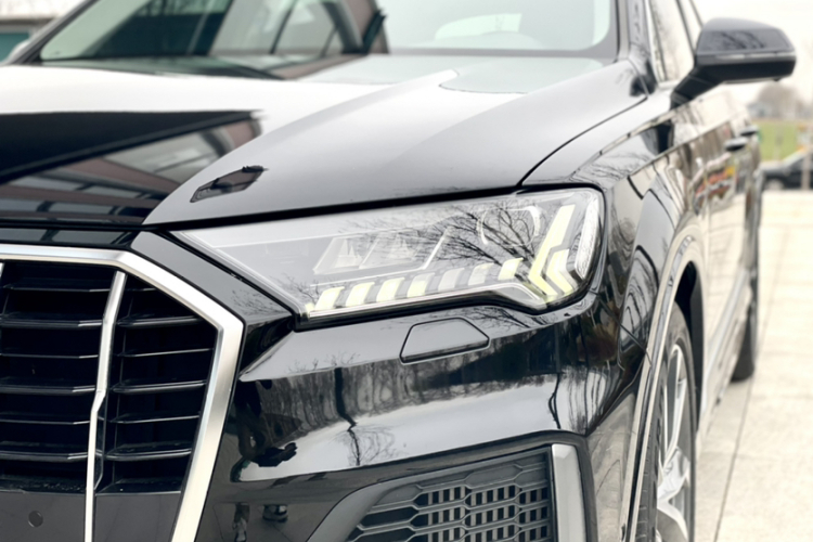 奥迪Q7 2020款 55 TFSI quattro S line运动型局部细节36