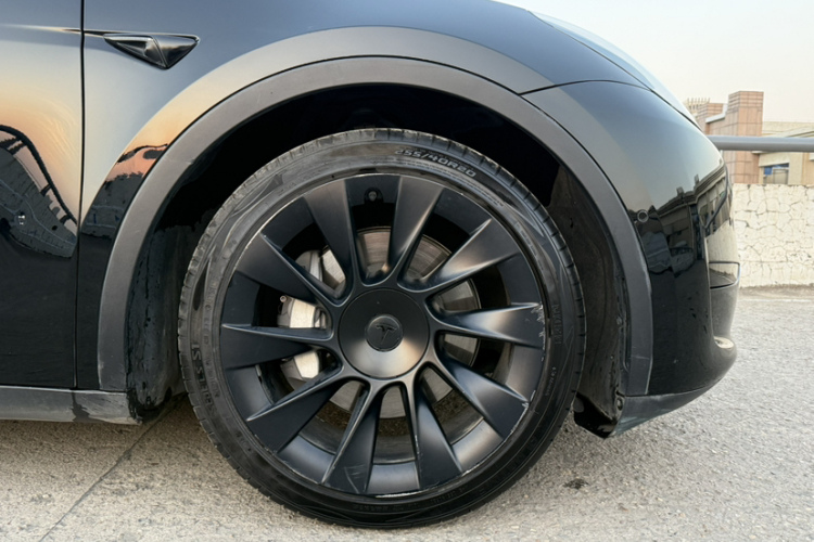 特斯拉 Model Y 2022款 改款 后轮驱动版车身外观6007