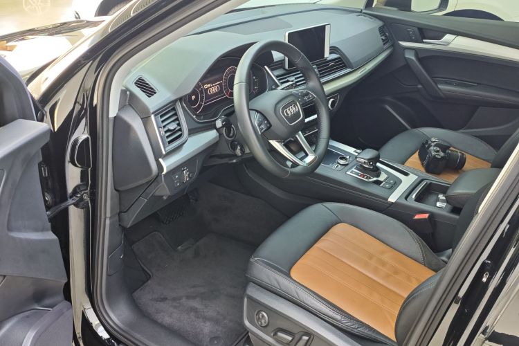 奥迪Q5L 2020款 改款 40 TFSI 荣享时尚型中控内饰7003