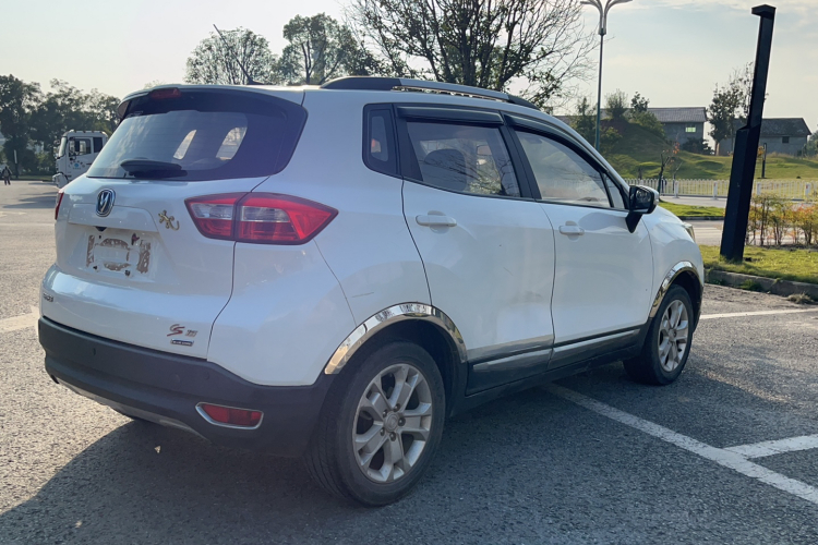 长安CS15 2016款 1.5L 手动豪华版车身外观6006