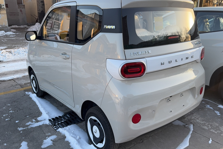 五菱汽车 宏光MINIEV 2024款 第三代 215km 青春版车身外观6004