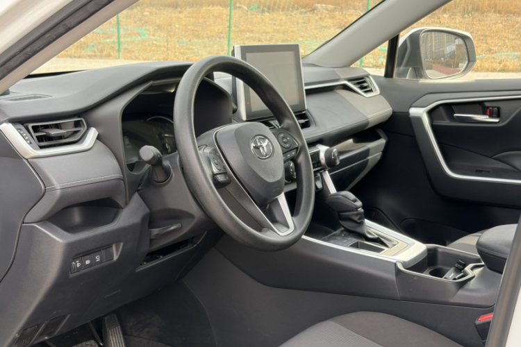 丰田 RAV4荣放 2022款 2.0L CVT两驱风尚版中控内饰7010