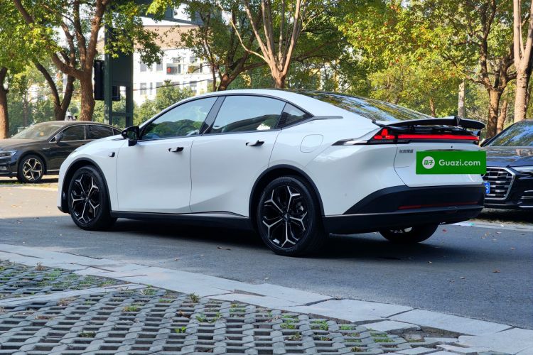 深蓝汽车 深蓝L07 2024款 230Max乾崑智驾ADS SE增程版车身外观6007