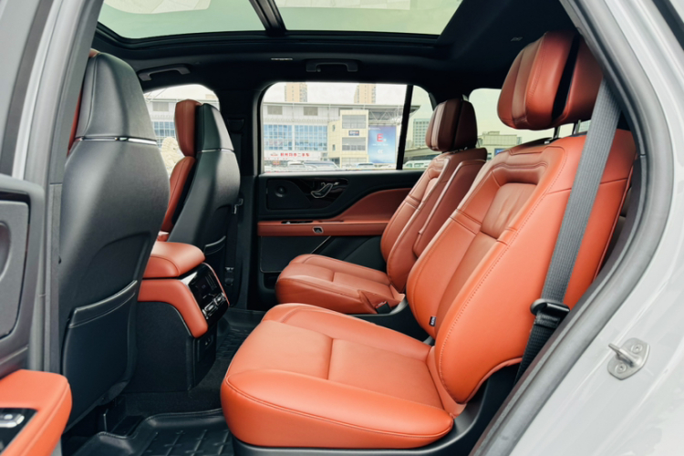 林肯 飞行家 2024款 3.0T V6 四驱奢雅版 六座中控内饰7005