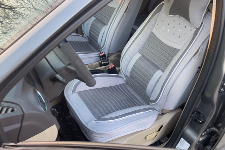 福特 福克斯 2013款 三厢经典 1.8L 手动基本型局部细节19