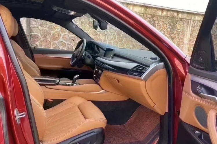 宝马X6 2015款 xDrive35i 领先型中控内饰7005