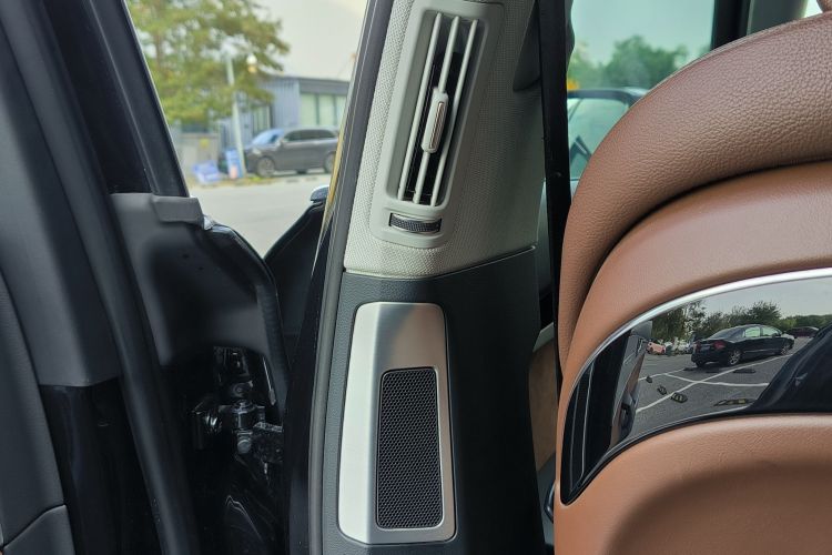 奥迪A8 2013款 A8L 45 TFSI quattro舒适型局部细节9003