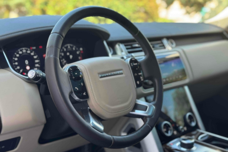 路虎 揽胜 2021款 3.0 L6 传世加长经典版中控内饰7005