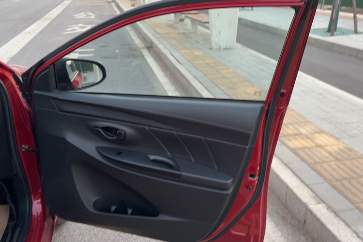 丰田 YARiS L 致炫 2020款 1.5L CVT领先版中控内饰7006