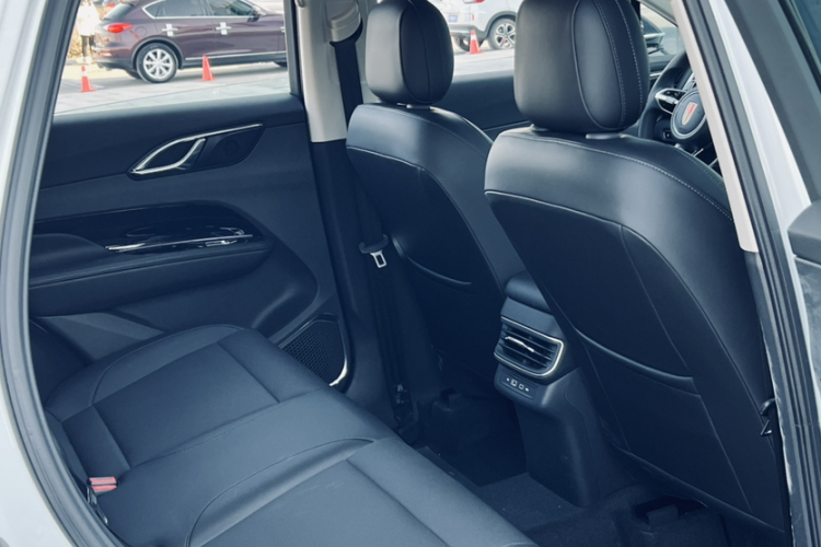 红旗HS3 PHEV 2025款 PHEV 117km 劲为PLUS版中控内饰7007