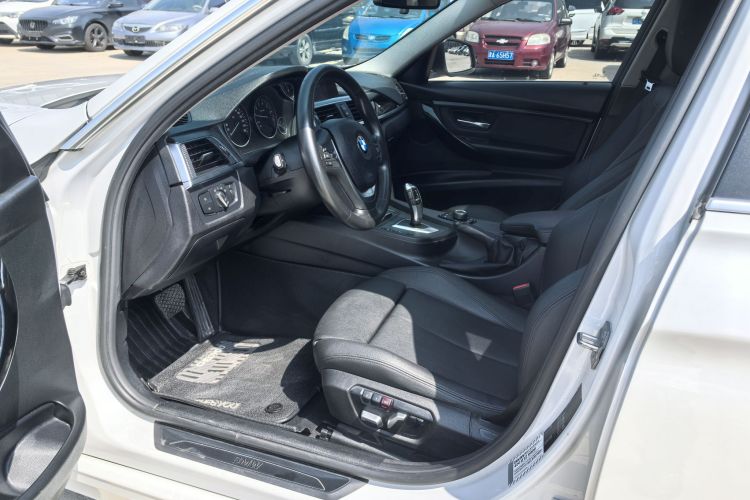 宝马3系 2018款 320Li 时尚型中控内饰7007