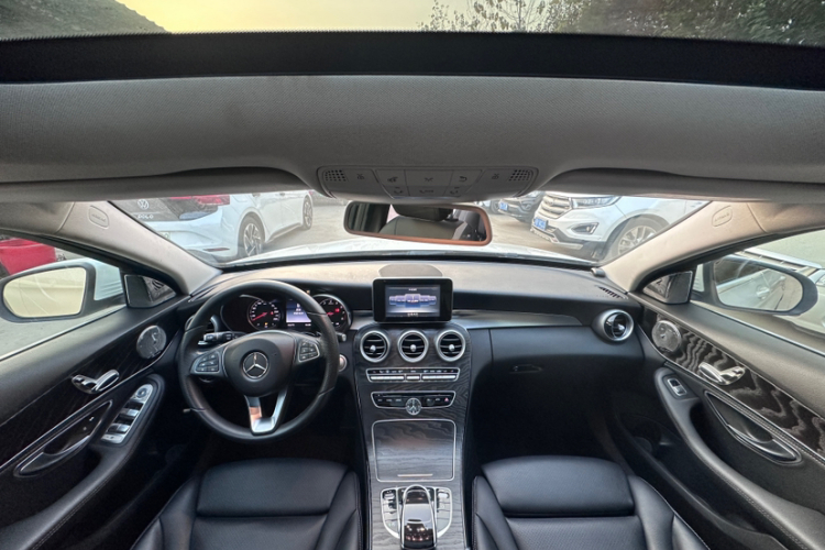 奔驰C级(进口) 2015款 C 200 旅行轿车中控内饰7001