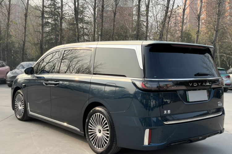 岚图汽车 岚图梦想家 2025款 PHEV 四驱旗舰乾崑版车身外观6006