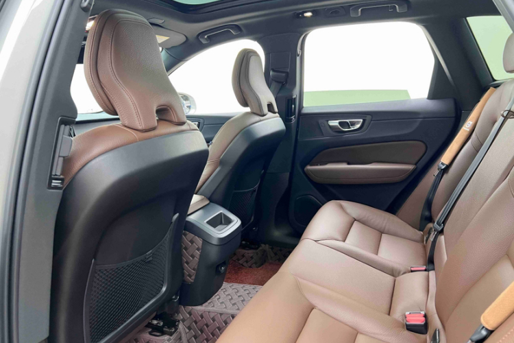 沃尔沃XC60 2022款 B5 四驱智远豪华版中控内饰7004