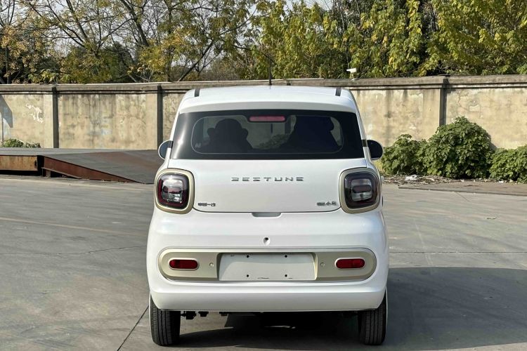 奔腾小马 2025款 222km 灵动马车身外观6003