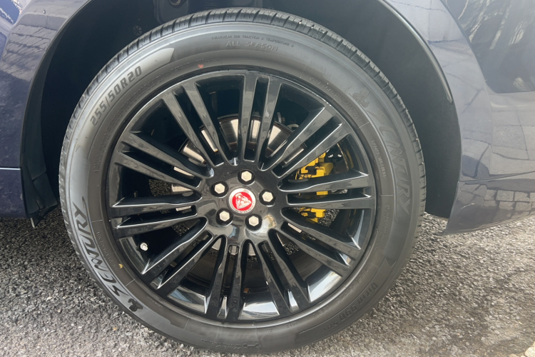 捷豹F-PACE 2016款 3.0 SC 四驱R-Sport运动版局部细节9002