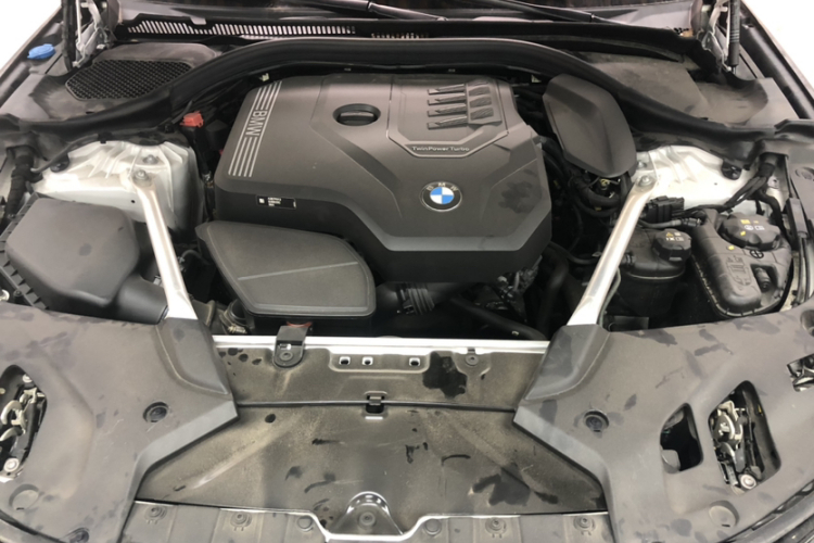 宝马5系 2023款 改款 530Li 领先型 M运动套装中控内饰7007