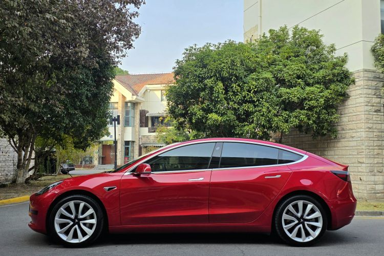 特斯拉 Model 3 2019款 标准续航后驱升级版局部细节9008