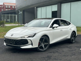 名爵 MG7 2025款 2.0T Trophy+ 超级智驾版