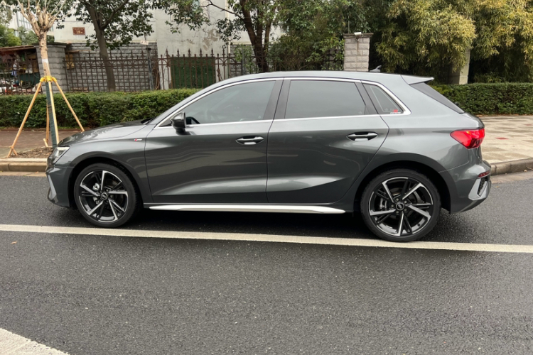 奥迪A3 2024款 Sportback 35 TFSI 时尚运动型车身外观6004