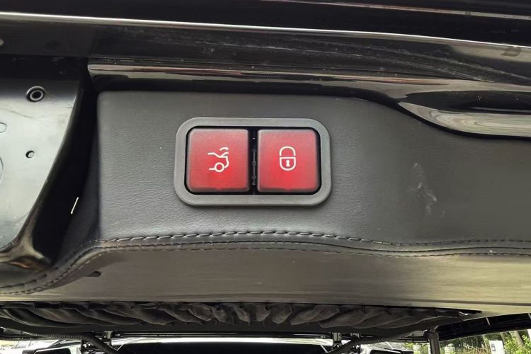 奔驰 威霆 2023款 2.0T 精英版 7座局部细节9005