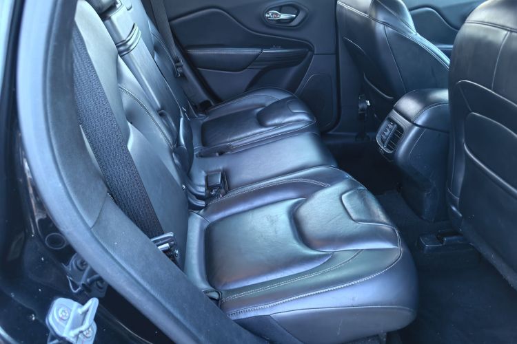 Jeep 自由光 2016款 2.0L 优越版中控内饰7011