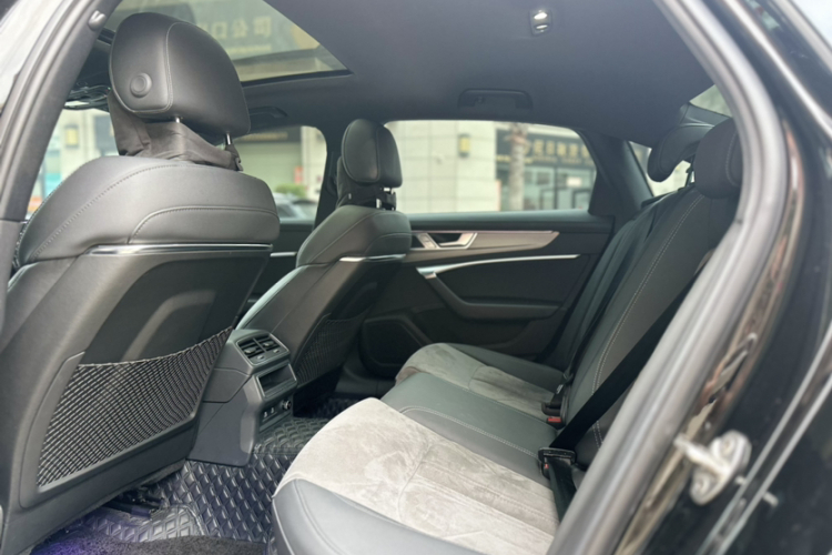 奥迪A6L 2023款 40 TFSI 豪华动感型中控内饰7003