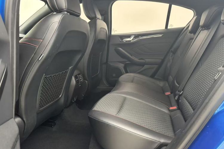 福特 福克斯 2020款 两厢 EcoBoost 180 自动ST Line中控内饰7003