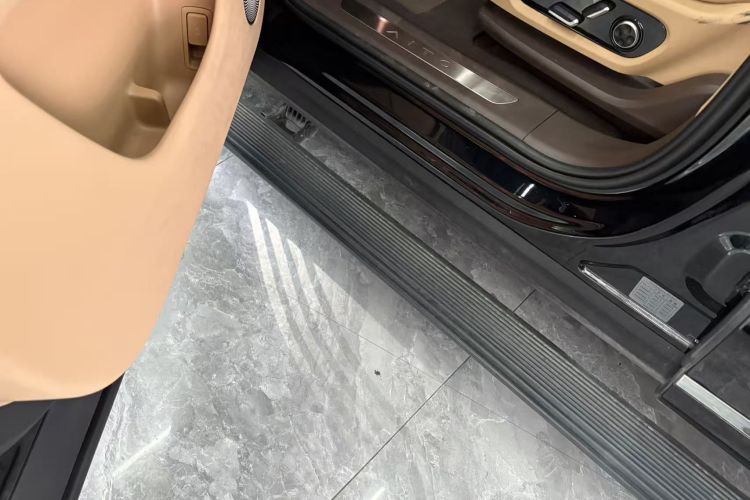 鸿蒙智行 问界M9 2024款 增程 Ultra版 52kWh 5座版局部细节9003