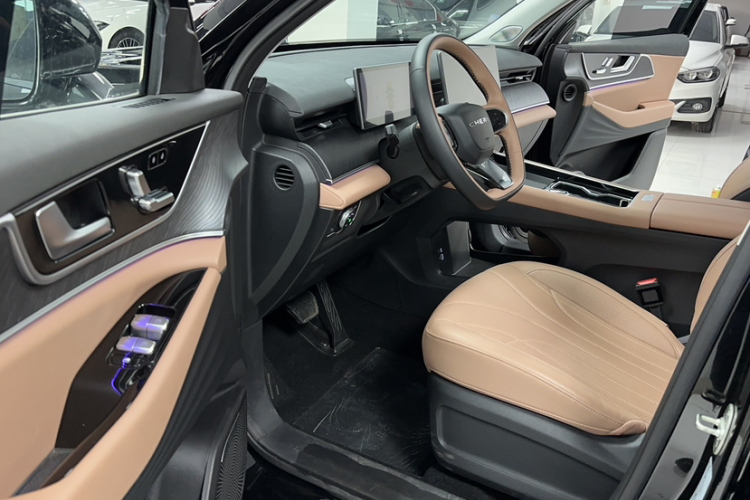 奇瑞 瑞虎8 L 2024款 2.0T 两驱豪华版 5座中控内饰7003