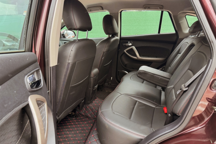 海马S5 2015款 1.6L 手动舒适型中控内饰7003