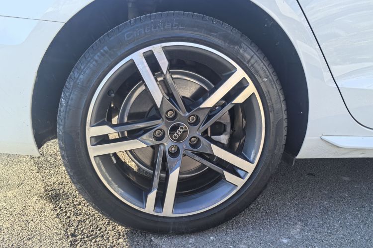 奥迪A4L 2023款 40 TFSI 时尚动感型车身外观6008