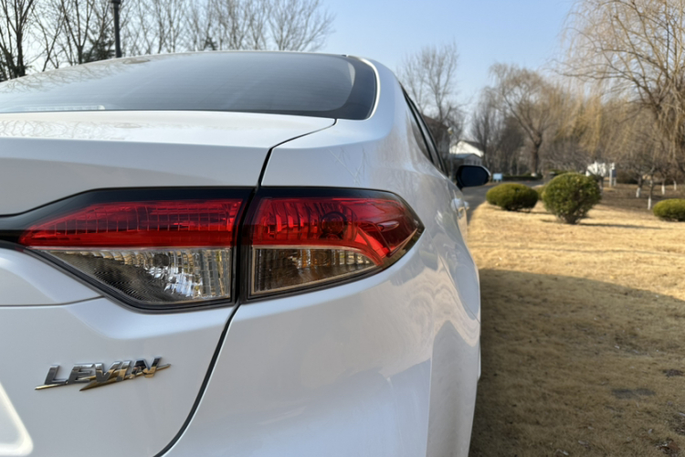 丰田 雷凌 2023款 TNGA 1.5L CVT进取版车身外观6002