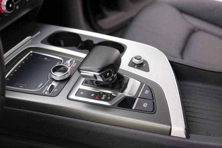 奥迪Q7 2016款 40 TFSI S line运动型中控内饰7001