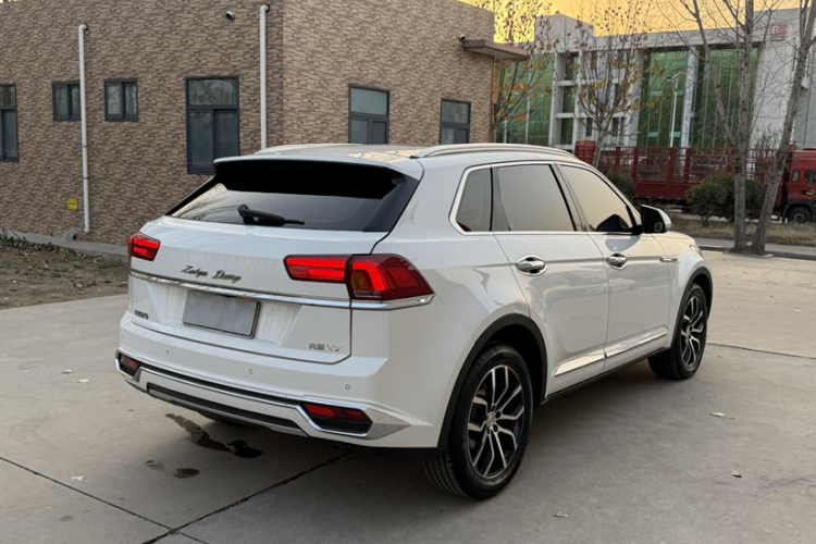 众泰 大迈X7 2018款 2.0T 自动尊贵型车身外观6002