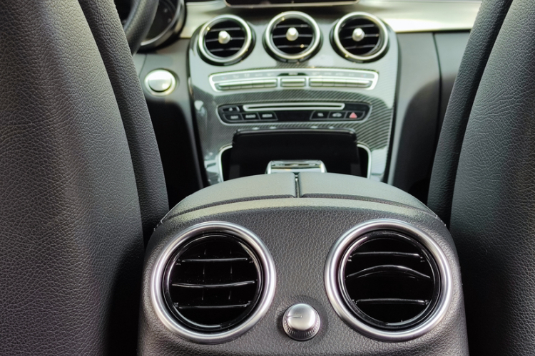 奔驰C级 2018款 C 200 运动版中控内饰7005