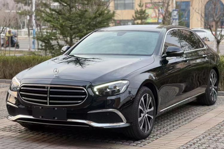 奔驰E级新能源 2023款 E 350 e L 插电式混合动力轿车车身外观6006