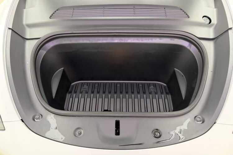 特斯拉 Model Y 2023款 长续航全轮驱动版中控内饰7010