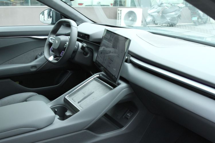 小鹏P7 2025款 750 四驱高性能 Ultra中控内饰7001