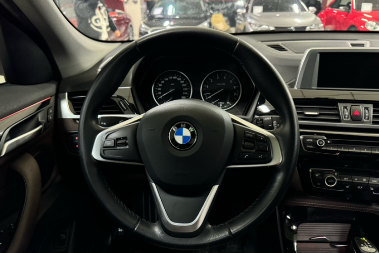 宝马X1 2018款 xDrive20Li 尊享型中控内饰7002