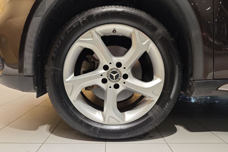 奔驰GLA 2018款 GLA 200 动感型车身外观6011