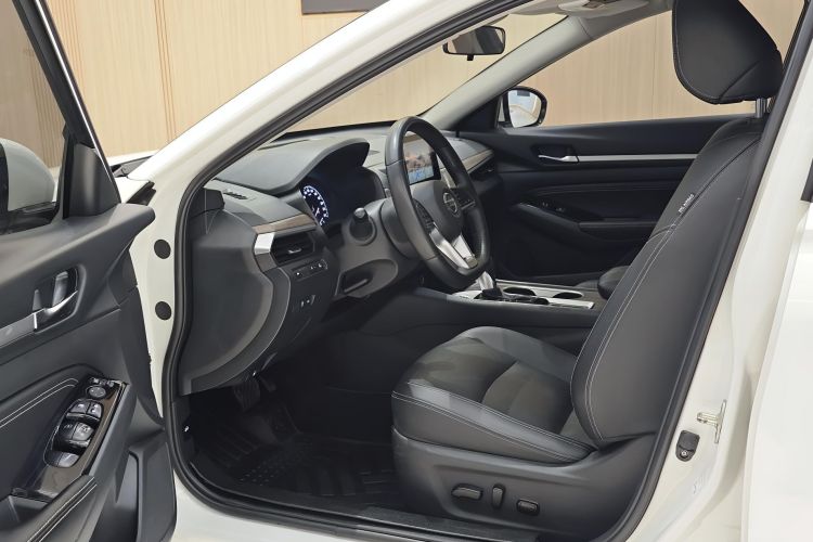 日产 天籁 2021款 2.0L XL 舒适版中控内饰7002