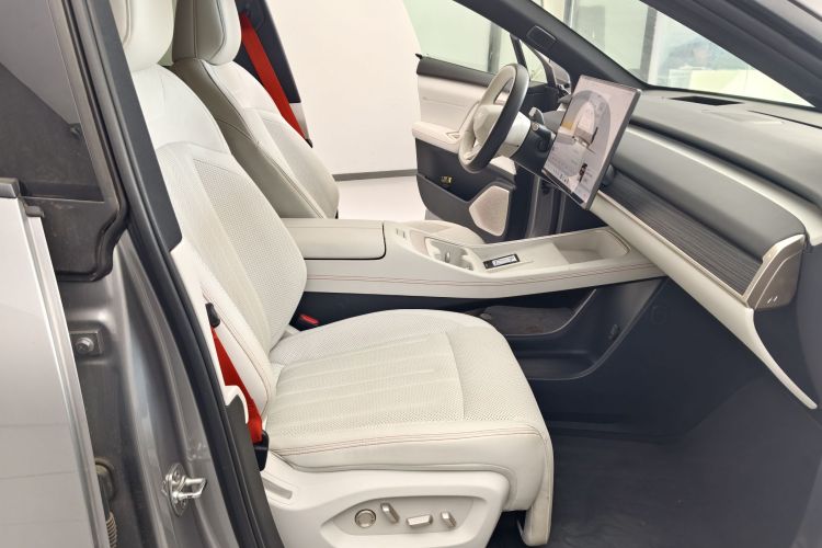 乐道L60 2024款 60kWh 四驱版中控内饰7007
