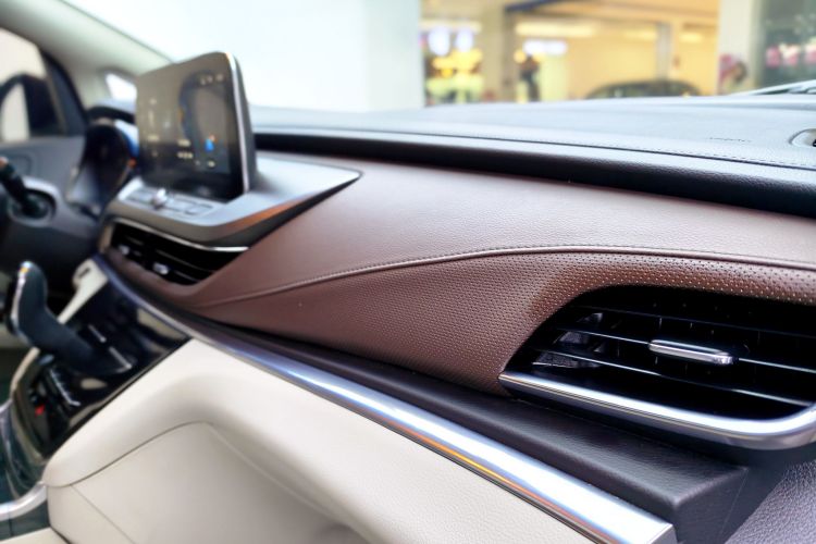 别克GL8 2022款 陆上公务舱 652T 豪华型中控内饰7005